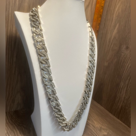 Large Silver Chain - Picture 3 of 6